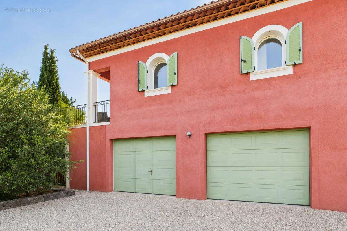 Villa familiale de 250 m² avec piscine, terrain plat - photo 11