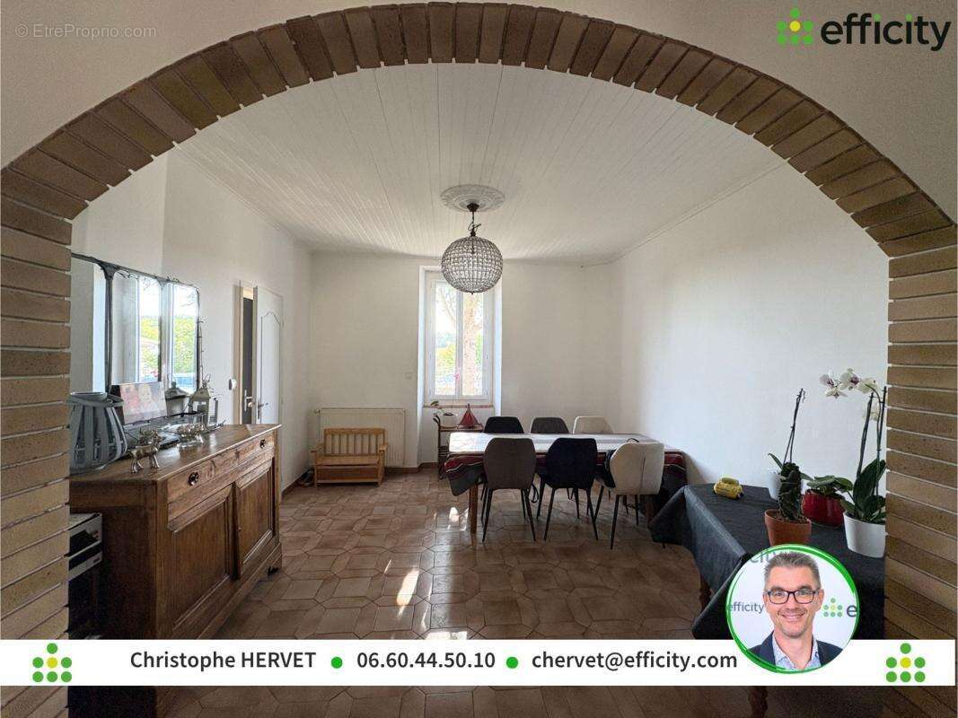 Maison à MAGNAC-SUR-TOUVRE