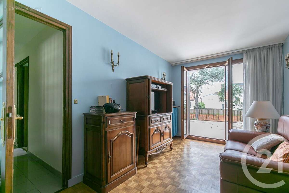 Maison à SAINT-MAUR-DES-FOSSES