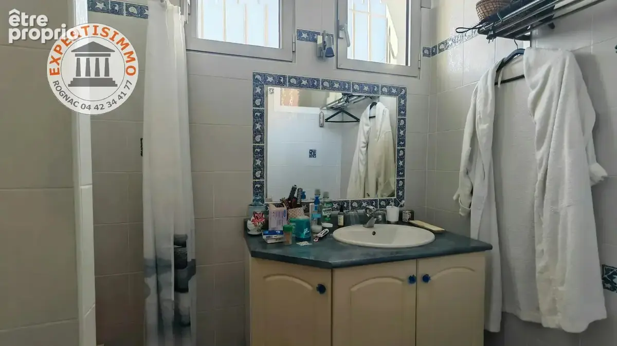Rognac centre Maison T4 92m² sur 370m² de terrain - photo 7