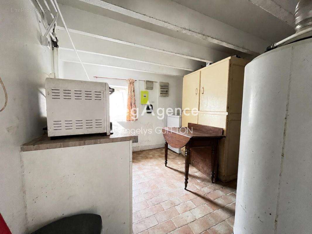 Fermette au bout d'une impasse, 12 minutes du Mans, terrain 3800 m² - photo 6