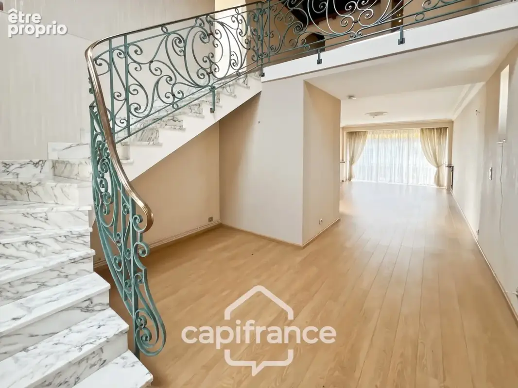 Maison familiale et polyvalente, à Ormesson-sur-Marne, au calme, 4 chambres, dépendance, 2 grands garages, terrain 496 m2 - photo 4
