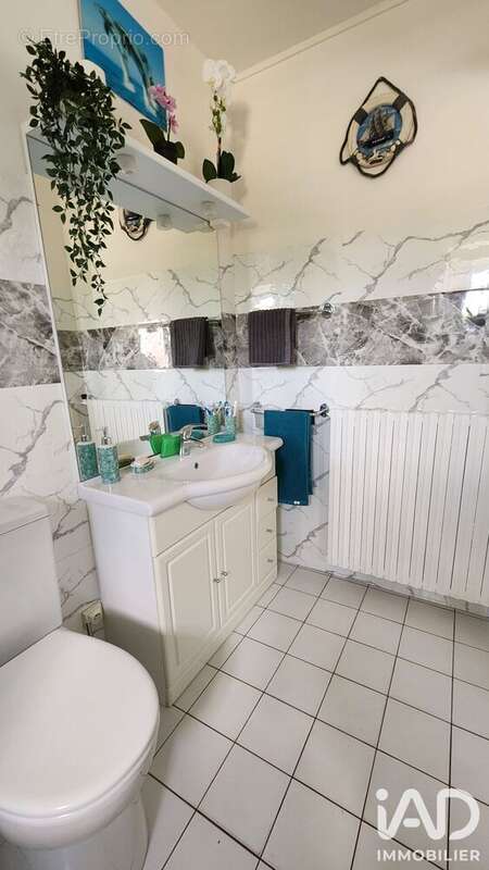 Maison 132 m² à Le Mesnil-Angot  - photo 9