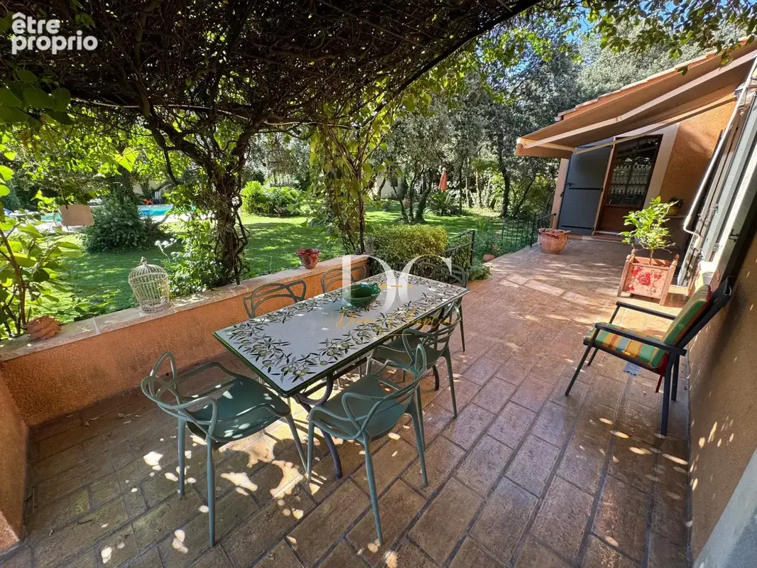 terrasse ombragée