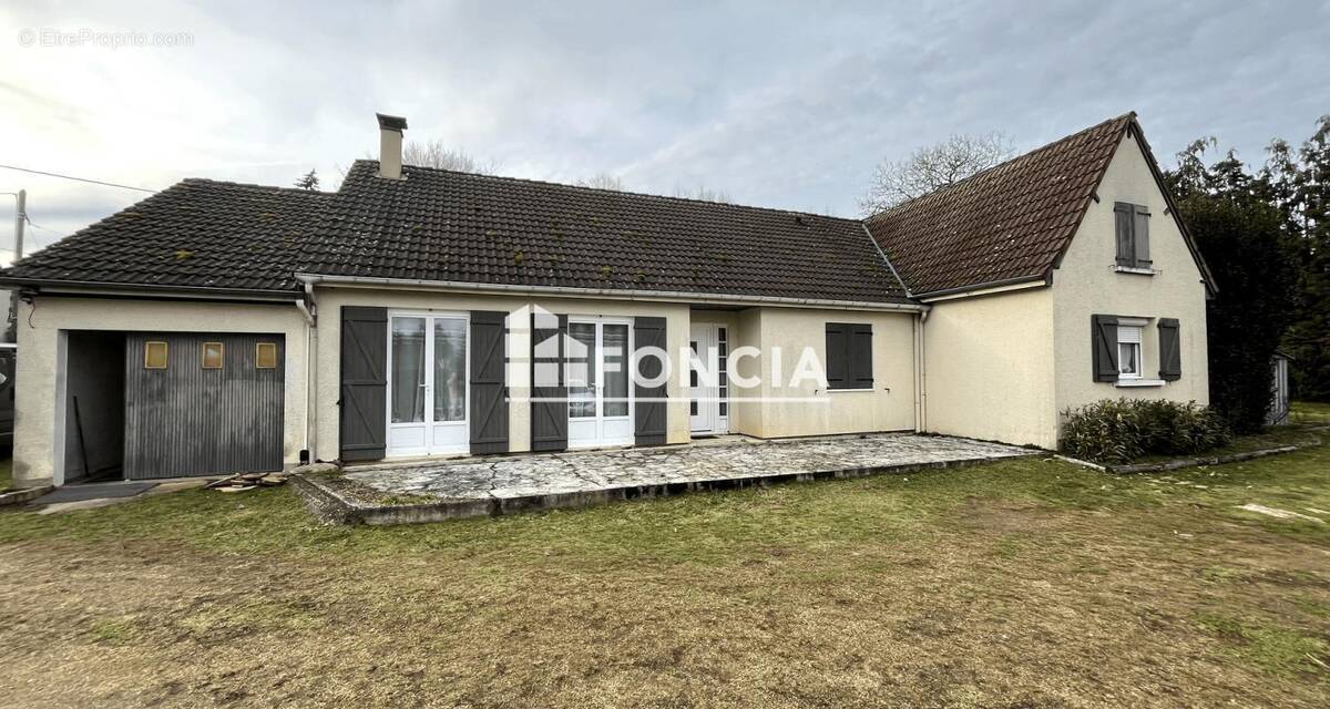 Maison à PONTVALLAIN