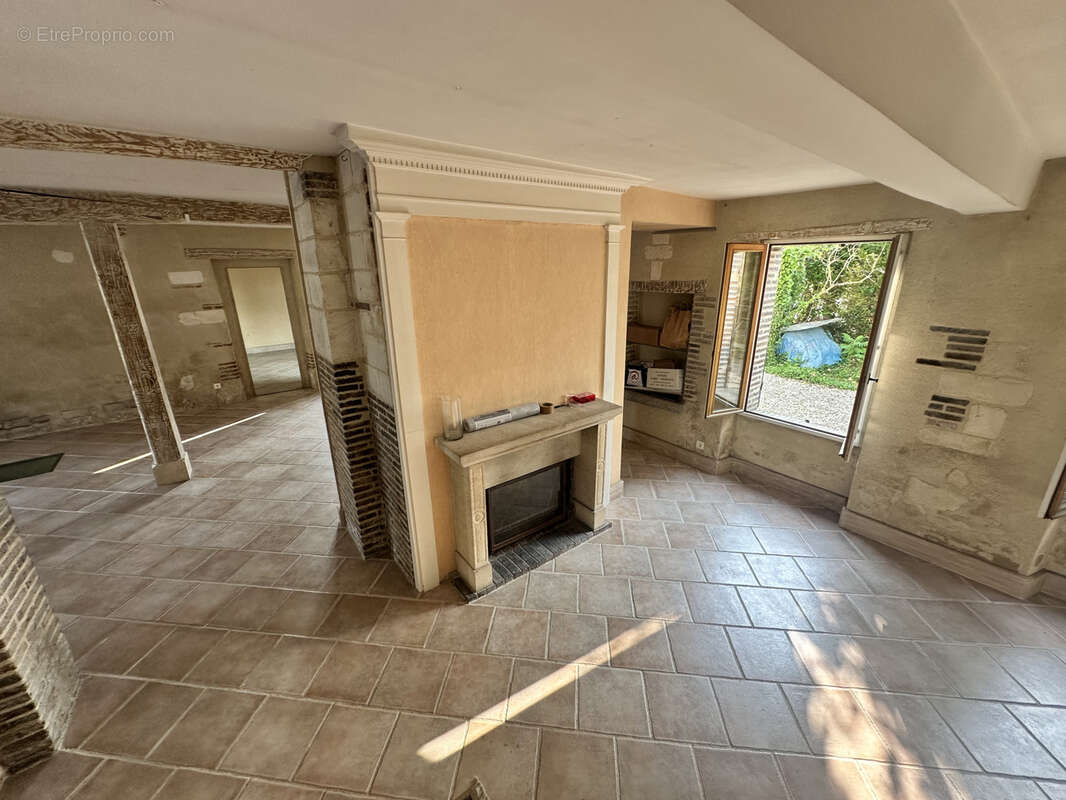 Maison à LA CHAPELLE-SAINT-LUC