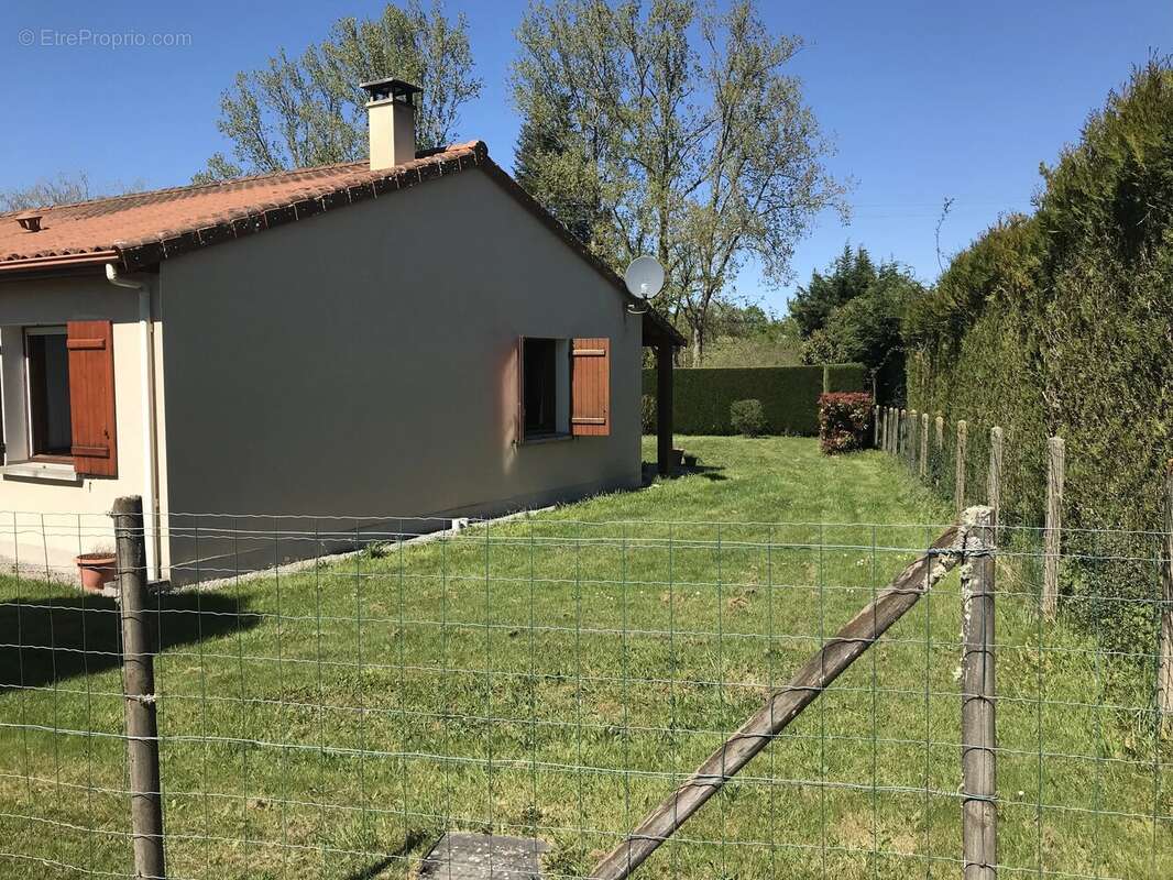 Maison à MAILHAC-SUR-BENAIZE
