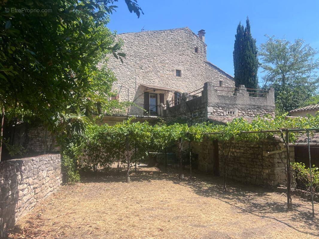 Maison à BARJAC
