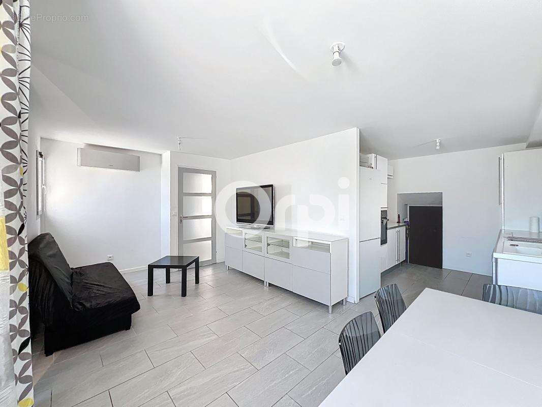 Maison à ROQUEBRUNE-SUR-ARGENS