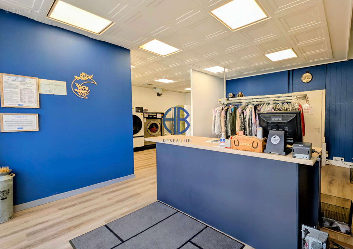 Commerce à SAINT-ETIENNE-DE-SAINT-GEOIRS