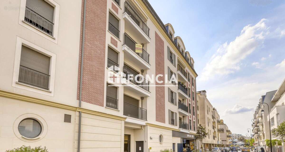 Investisseurs, ne manquez pas cette opportunité ! Situé au cœur du très recherché Triangle d'Or du Plessis-Trévise - photo 5