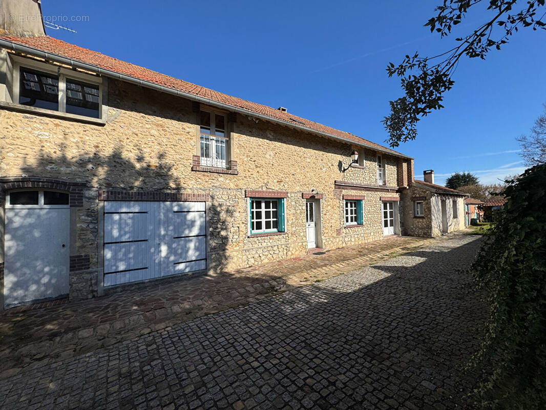 Maison à GARANCIERES