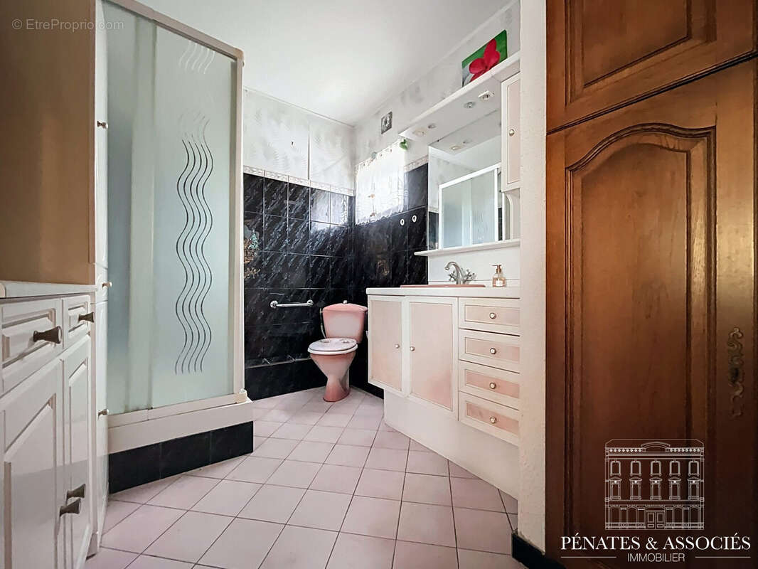 Maison à SAINT-ETIENNE-DU-ROUVRAY