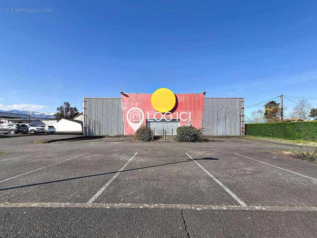 Commerce à COARRAZE