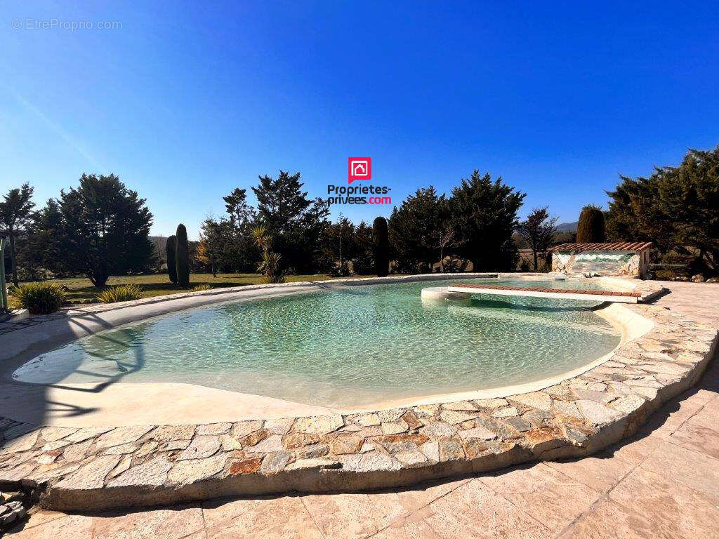 Maison à TOURRETTES