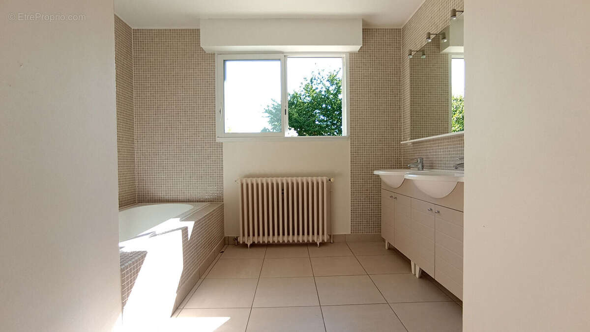 Maison à FONTAINE-LA-MALLET