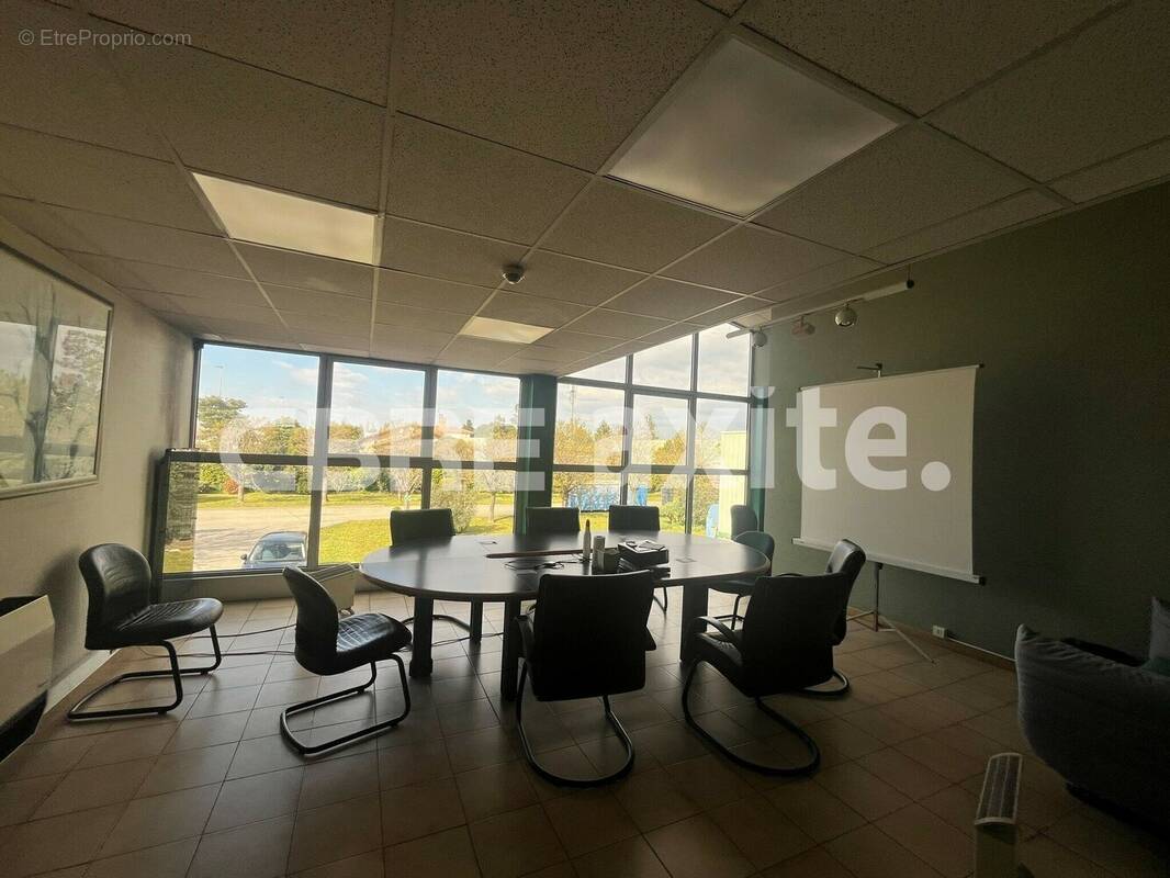2020 m² à Valence  - photo 3