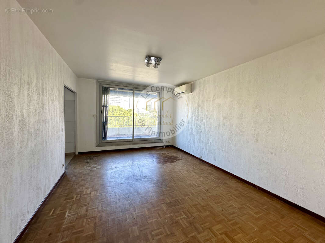 Appartement à MARSEILLE-9E
