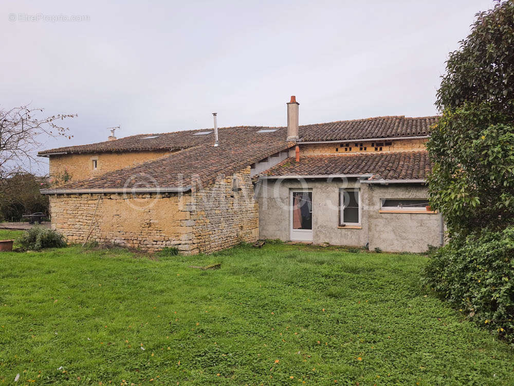 Maison à LEZAY