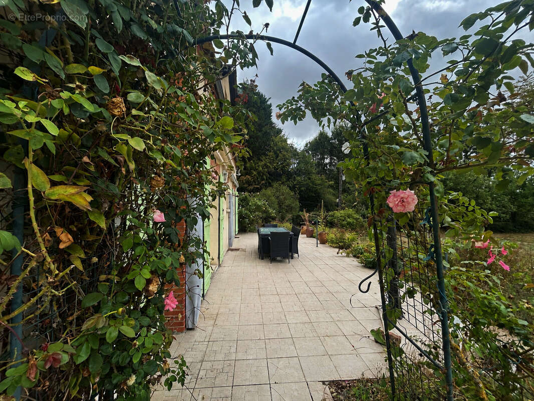 Propriété de 7473 m2 située au calme : maison avec dépendance et étang - photo 16