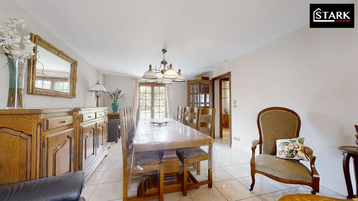 Maison 230 m² à Saint-Barthelemy  - photo 4