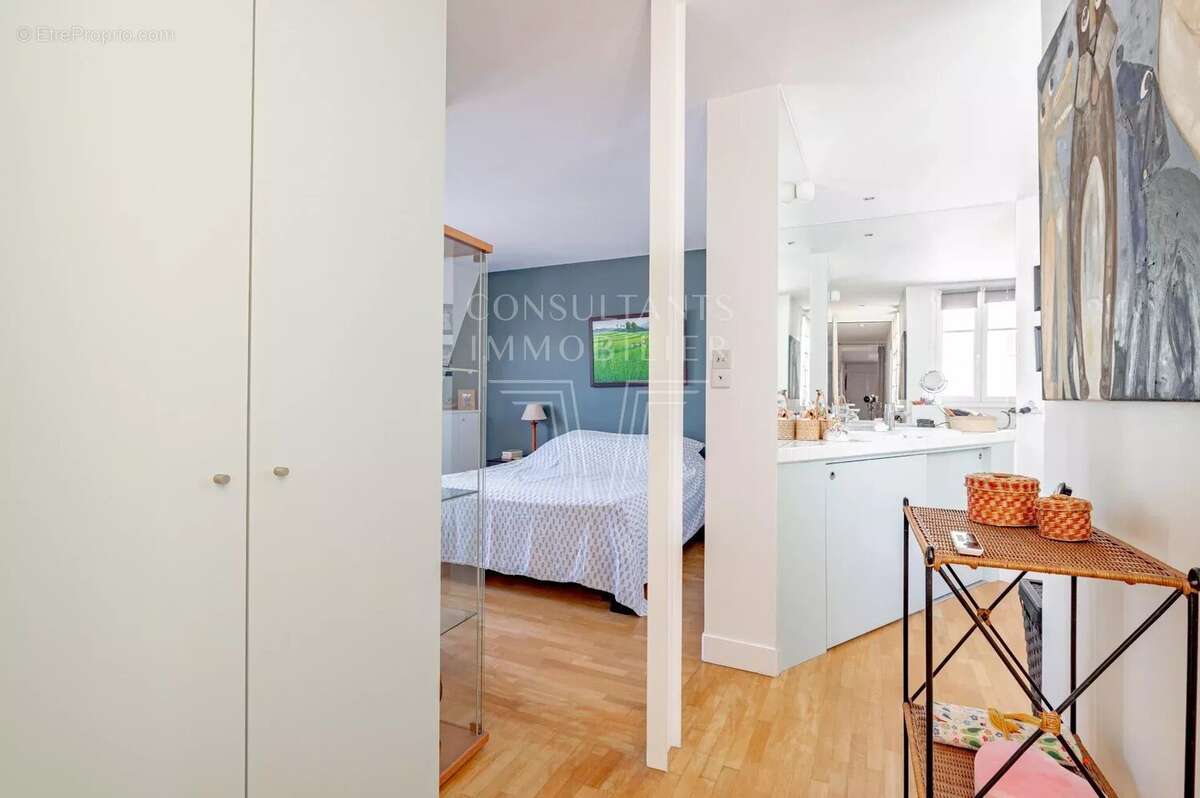 Appartement à PARIS-17E