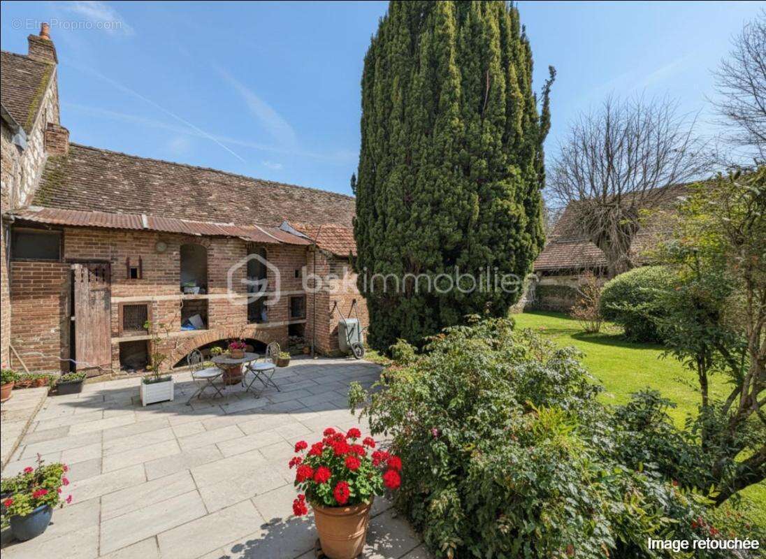 Maison à PONT-SUR-YONNE