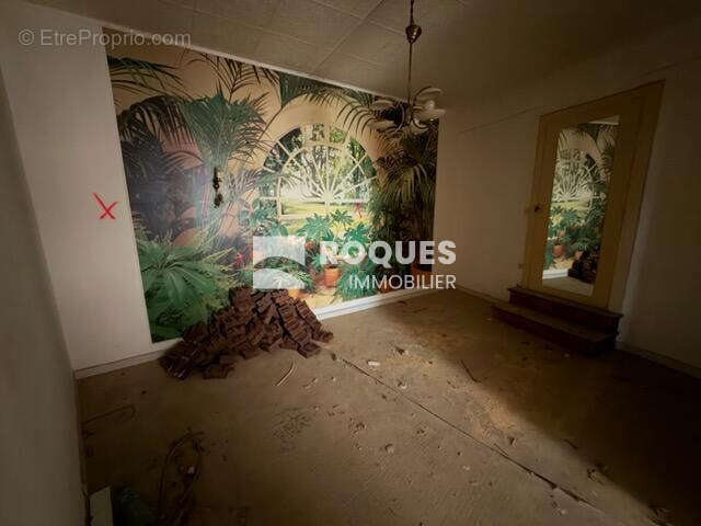Lodève centre, ensemble d'habitation à rénover entièrement ! - photo 5