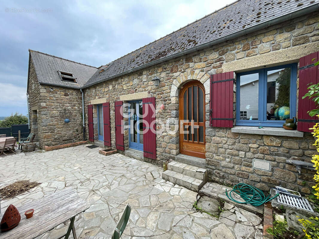 Maison à ROZ-SUR-COUESNON