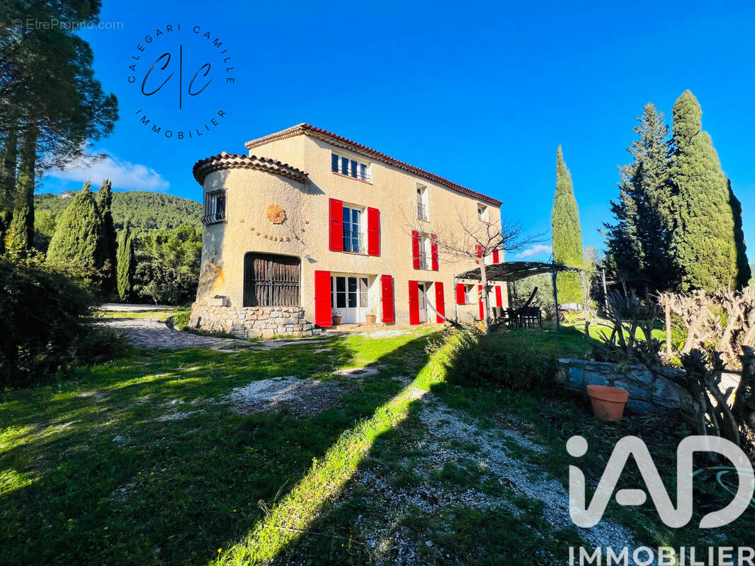 Photo 1 - Maison à LE REVEST-LES-EAUX