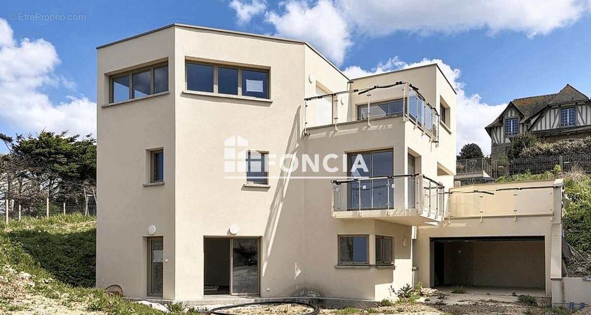 Maison à BENERVILLE-SUR-MER