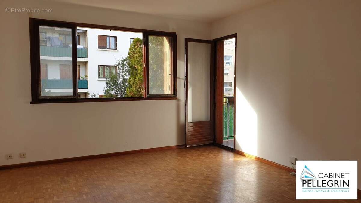 Appartement à MARSEILLE-4E
