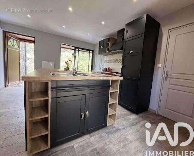 Maison 345 m² à Notre-Dame-De-La-Rouviere  - photo 9