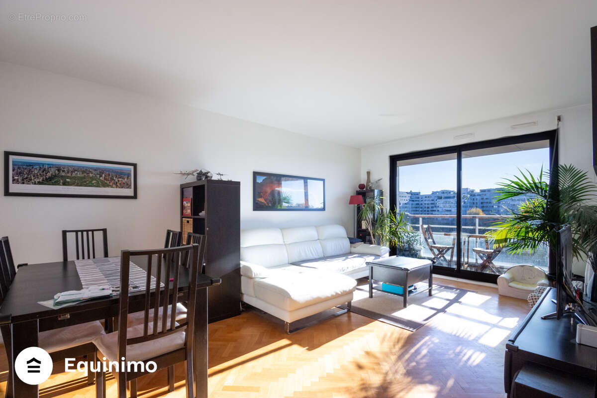 Appartement à NEUILLY-SUR-SEINE