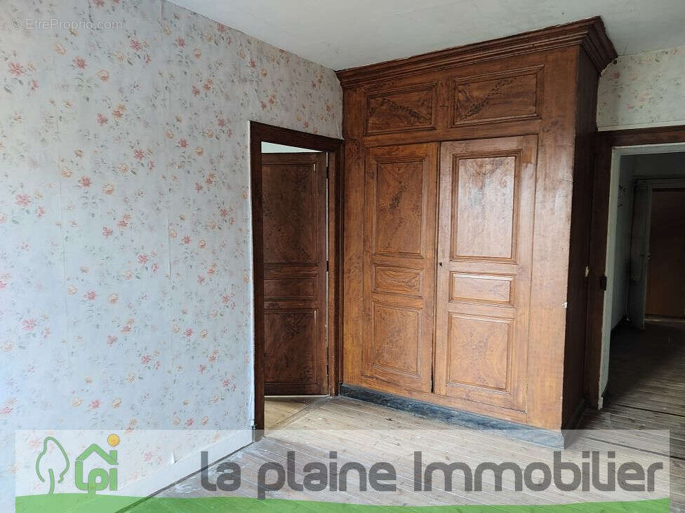 Maison de campagne avec dépendances à rénover à Lignières Orgères - photo 11