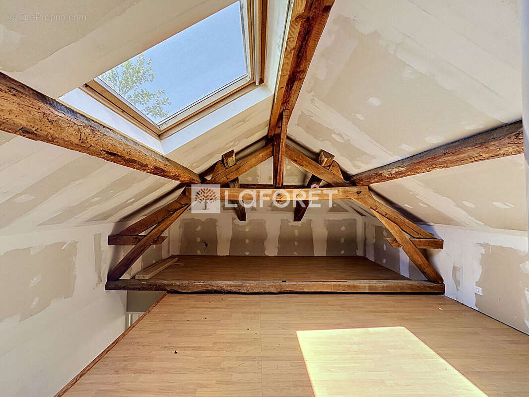 Maison à CONDAL