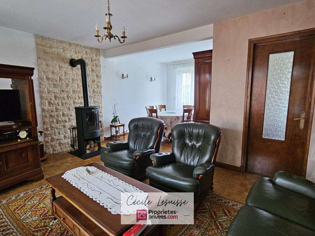 Maison à GRUCHET-LE-VALASSE