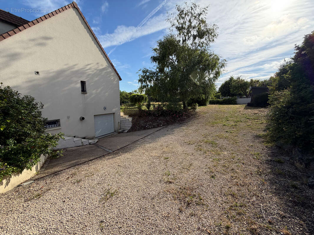Maison 5 chambres - garage - terrasses - terrain - photo 30