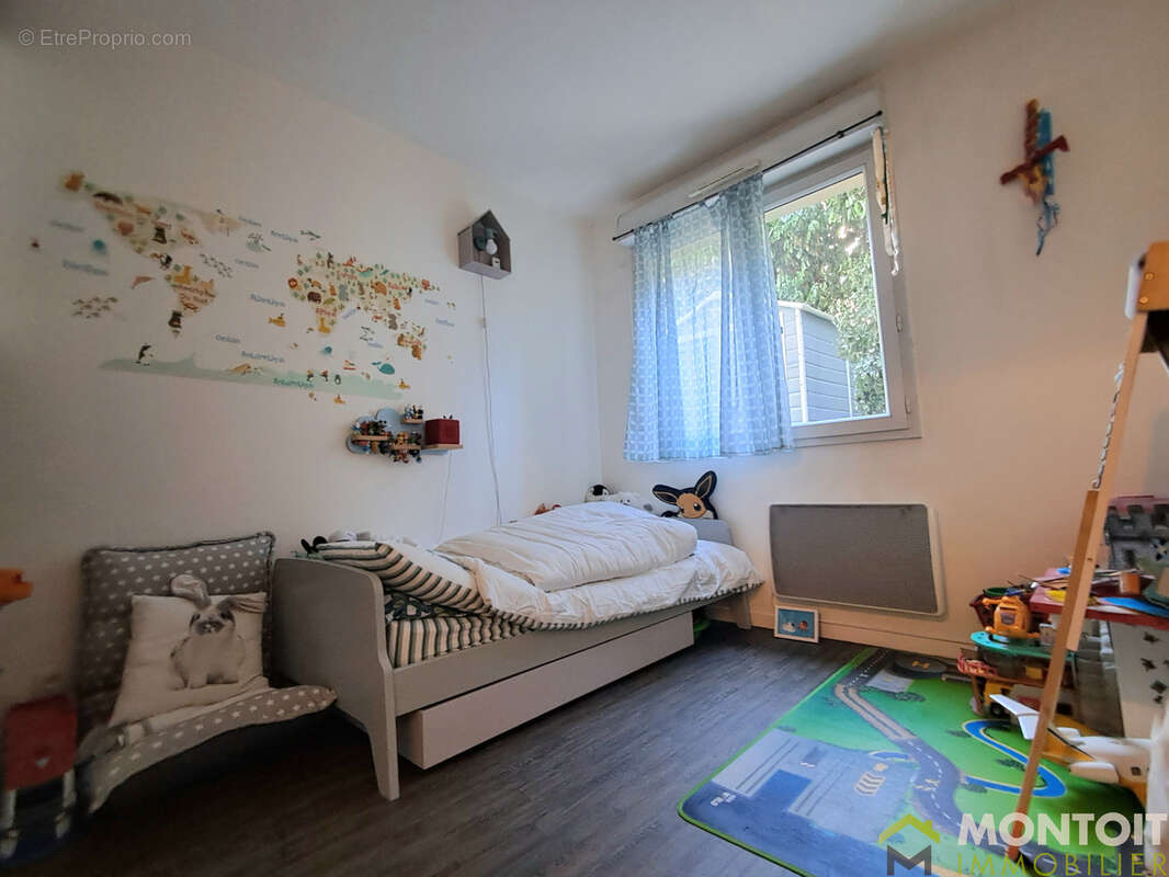 Appartement 69m2 - 2 chambres - jardin terrasse 190m2 - parking - transports et commodites - photo 11