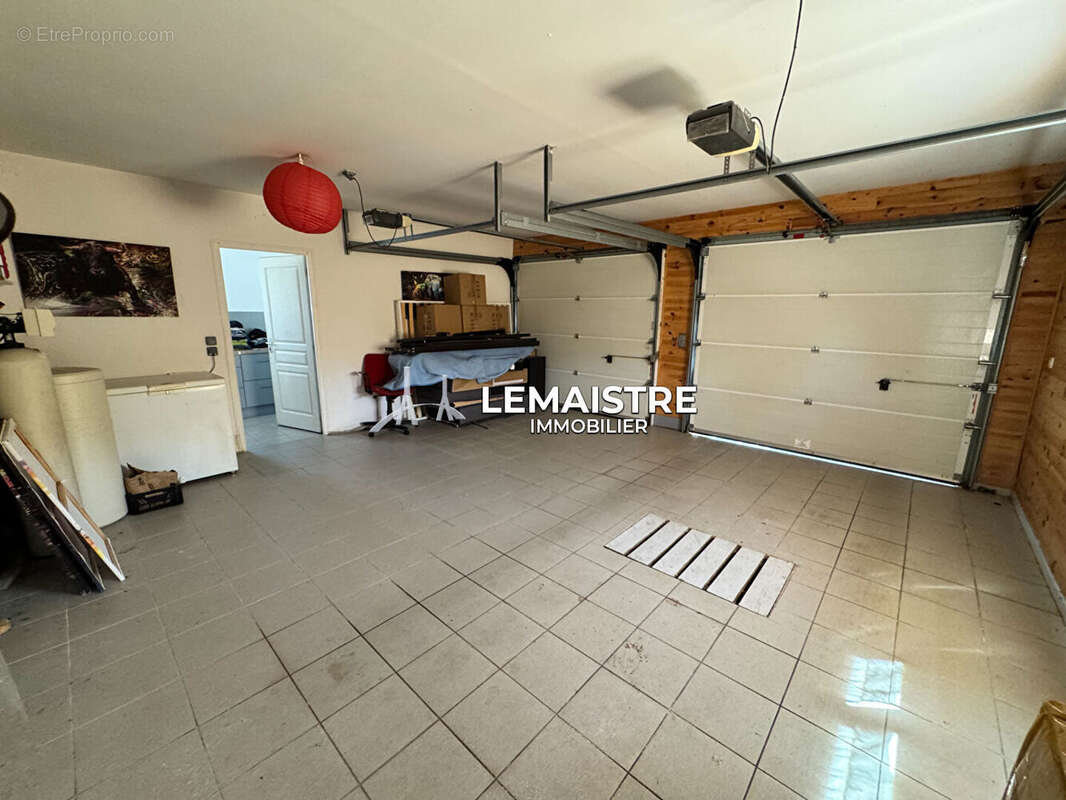 PROCHE GODERVILLE - Maison familiale 157 m² - Plain-pied - 4 garages - Terrain 2 000 m² - photo 13