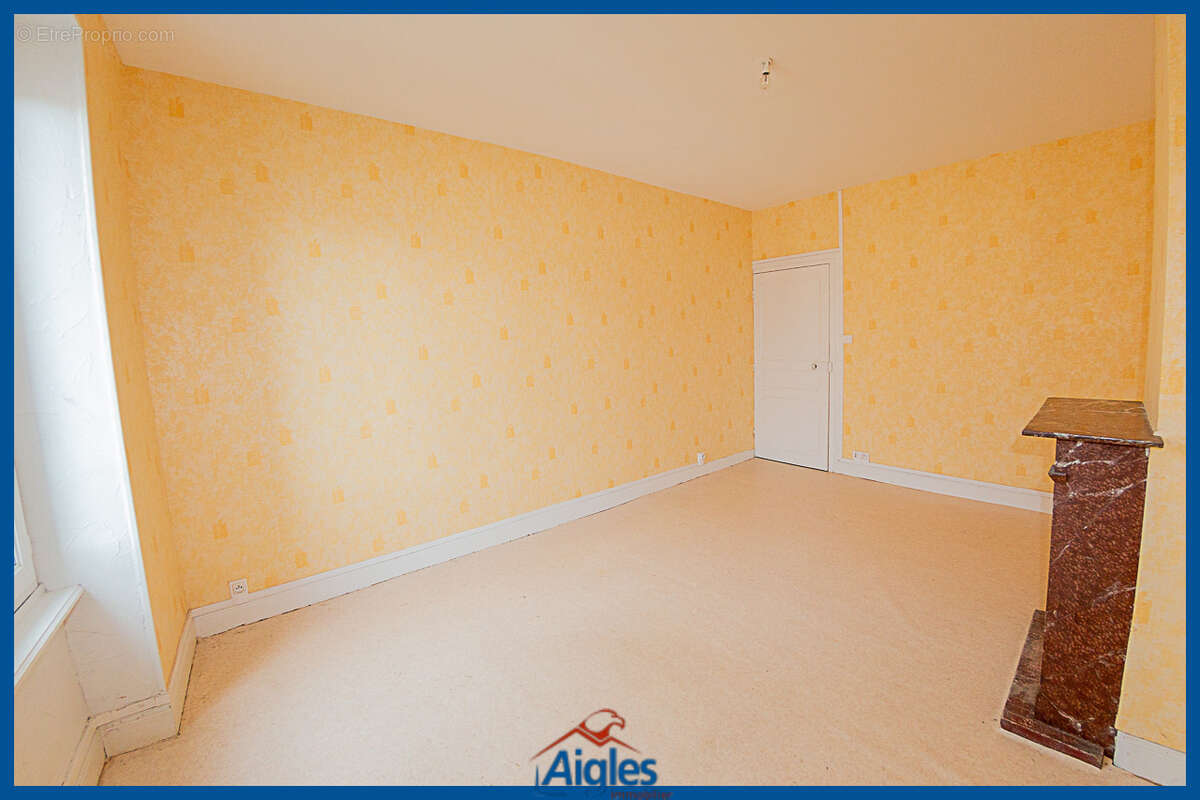 Appartement à SAINT-GERMAIN-LEMBRON