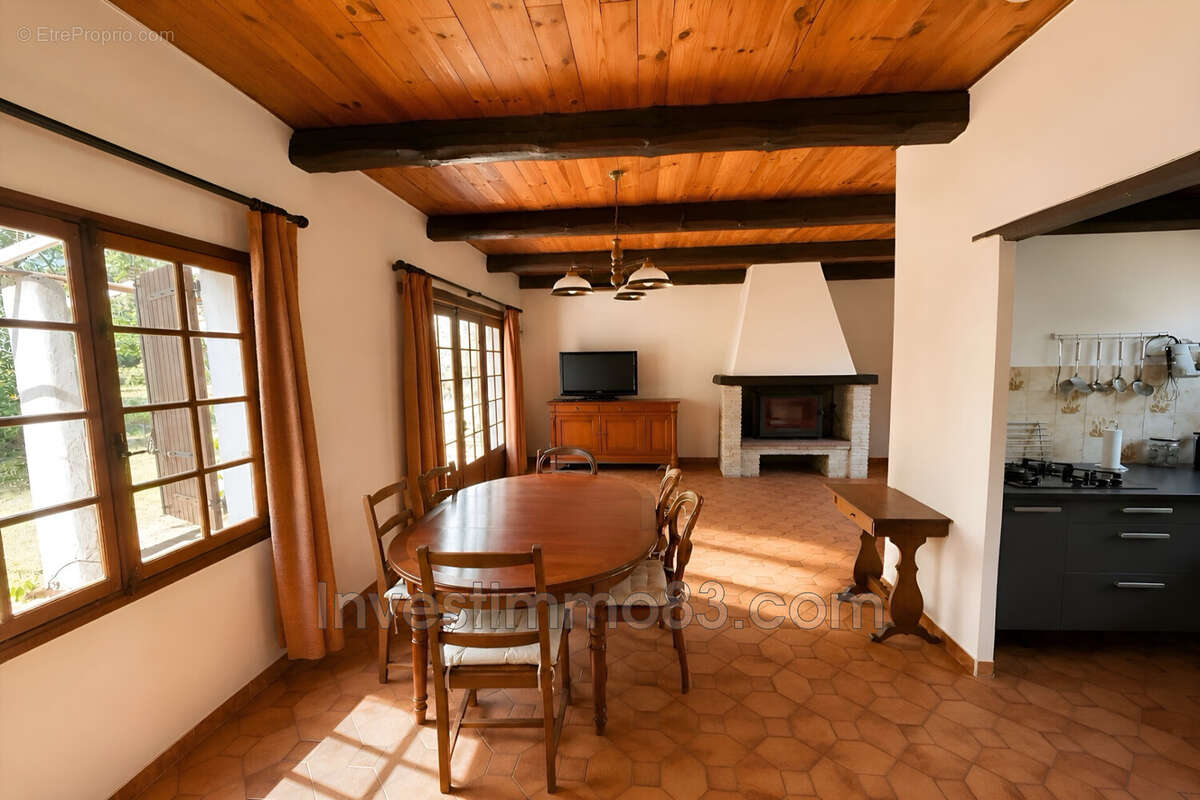 Maison 75 m² à Cotignac  - photo 2