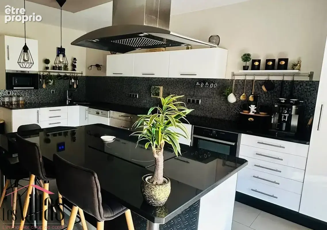 Magnifique maison familiale avec piscine, sauna et vaste terrain - photo 2