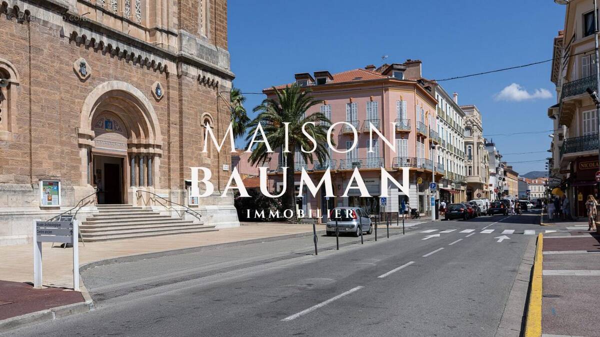 Commerce à SAINT-RAPHAEL