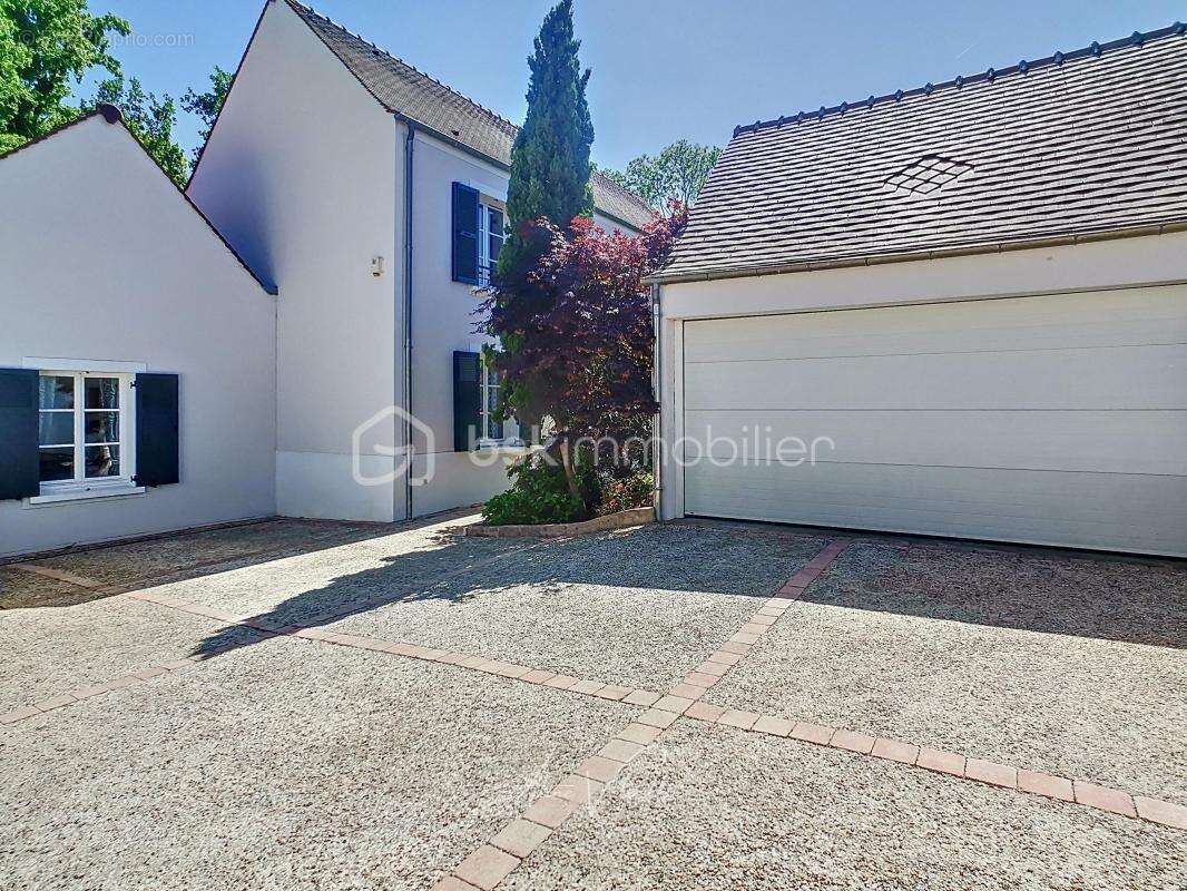 Maison à MAGNY-LE-HONGRE