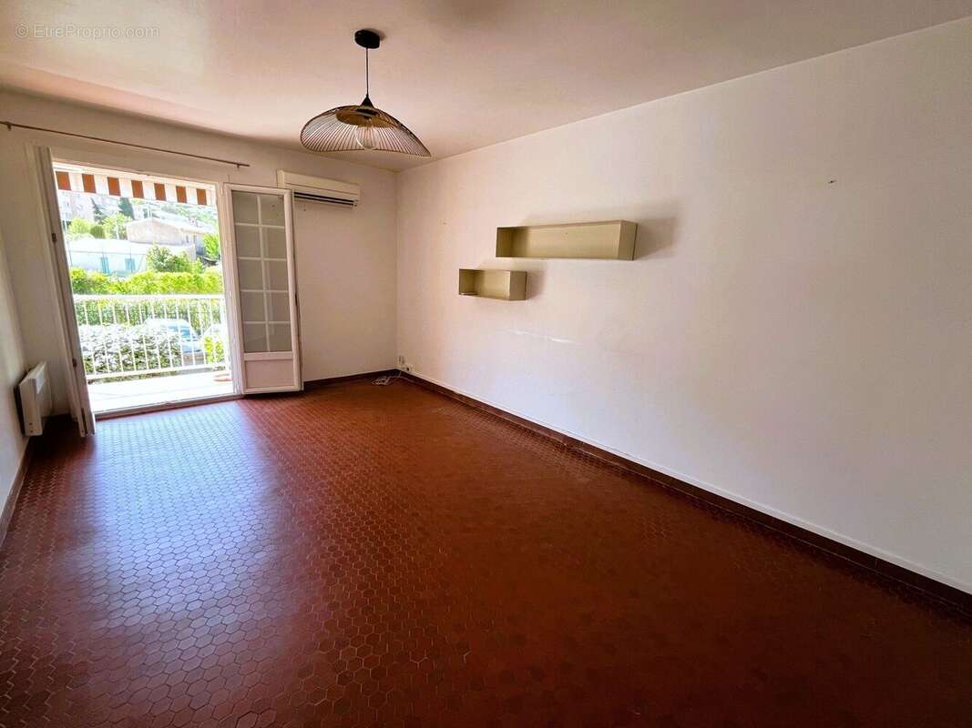Appartement à LA CROIX-VALMER
