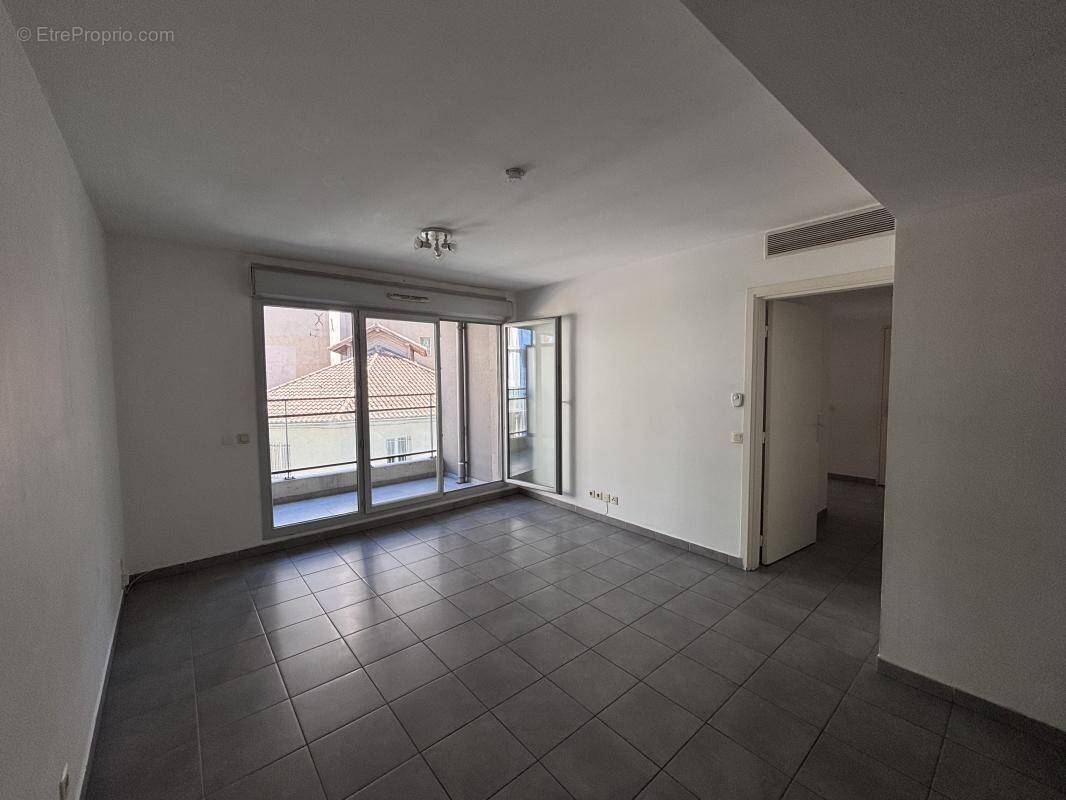 Appartement à MARSEILLE-2E