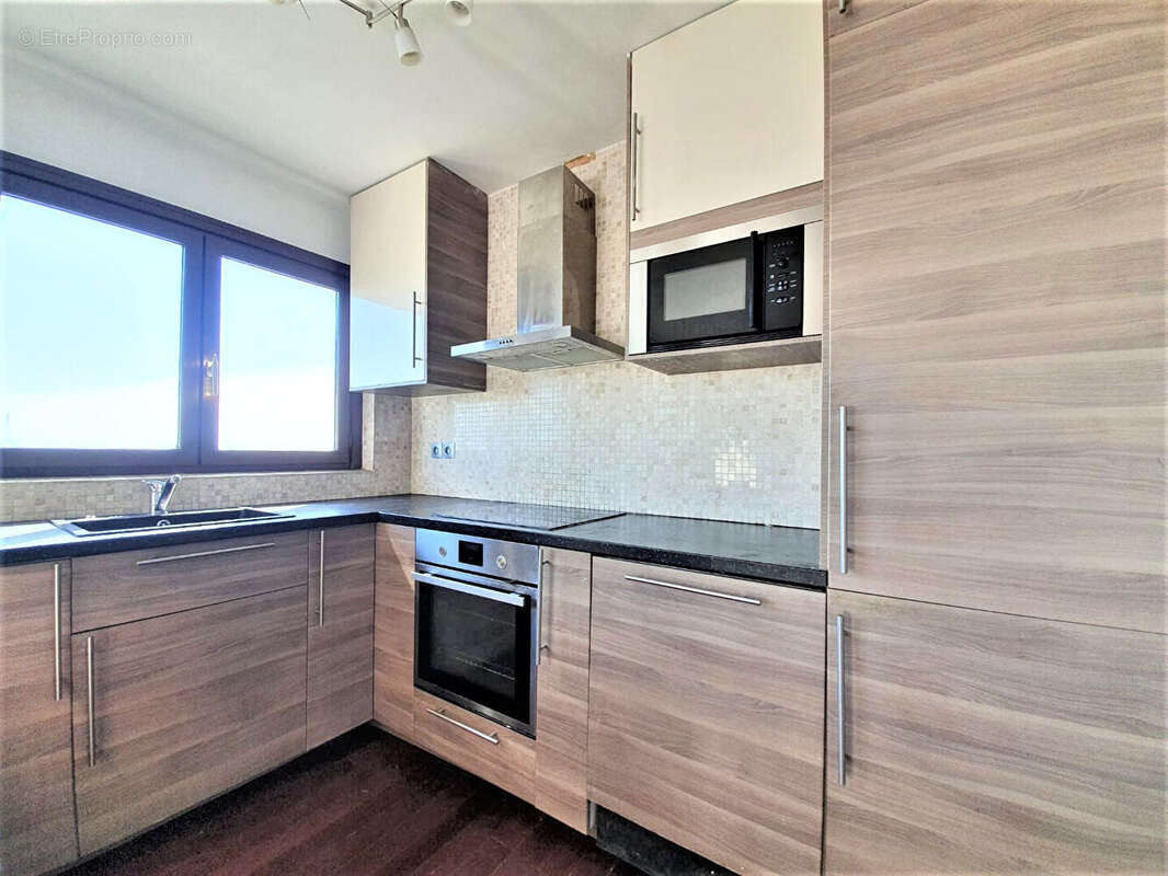 Appartement à COURBEVOIE
