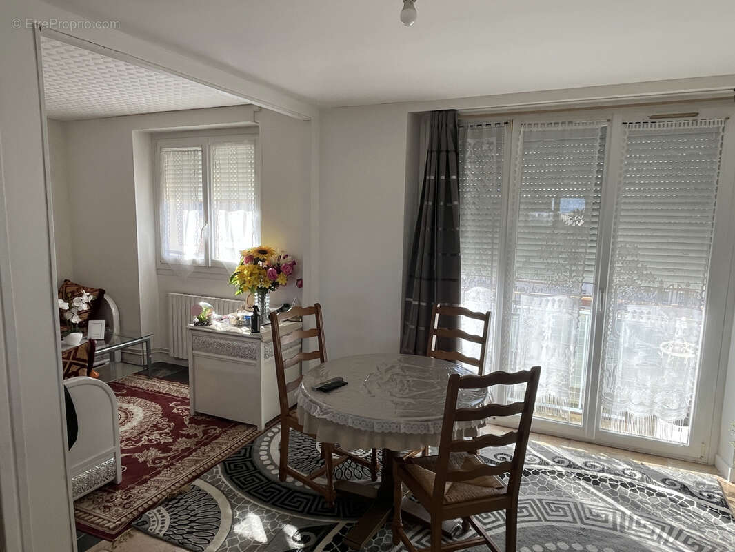 Appartement à CHENOVE