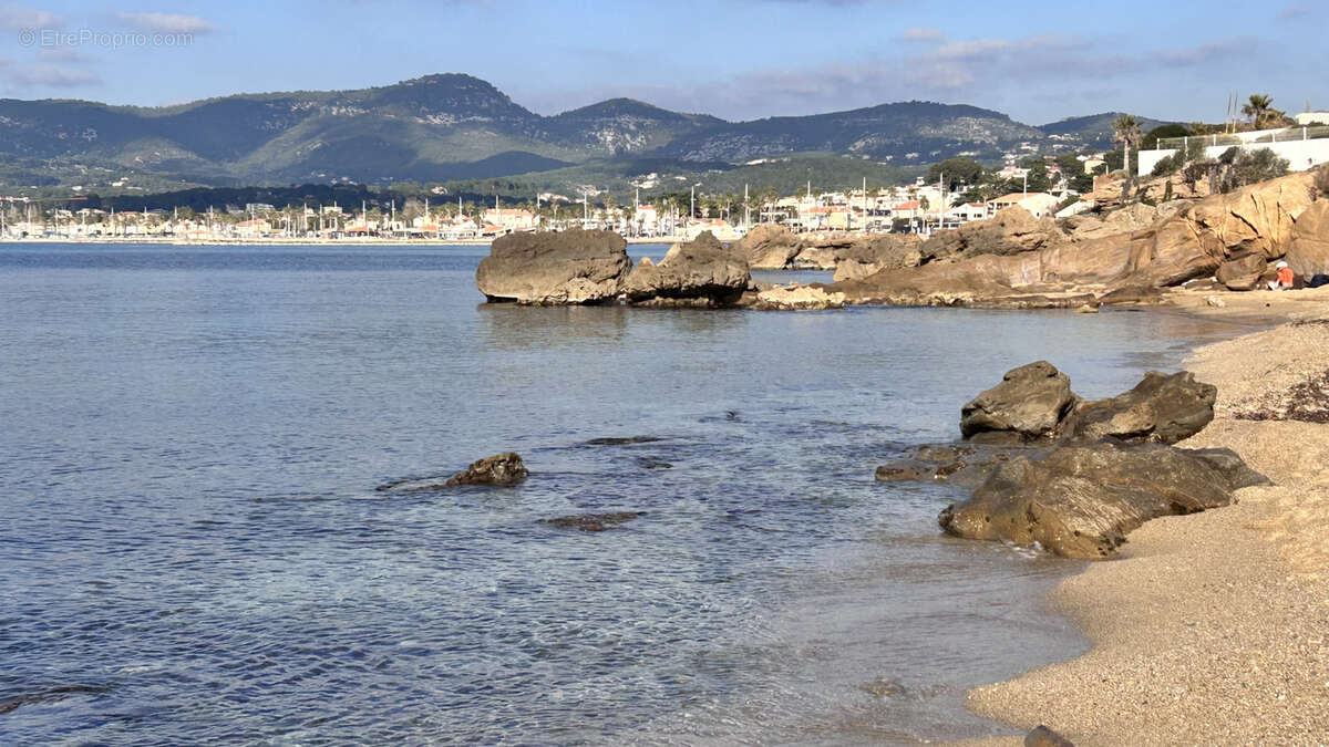 Appartement à SIX-FOURS-LES-PLAGES